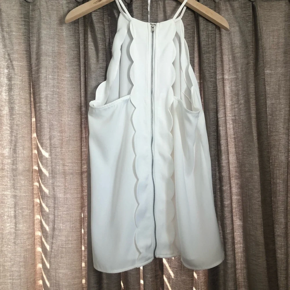 41 Hawthorn White Scalloped Racerback Tank Top